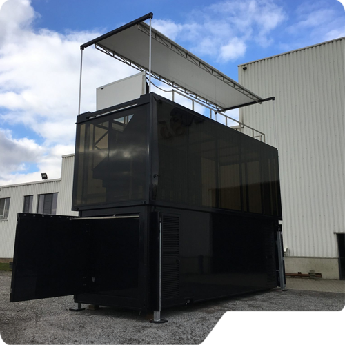 a fold out stage container construction by Creacar